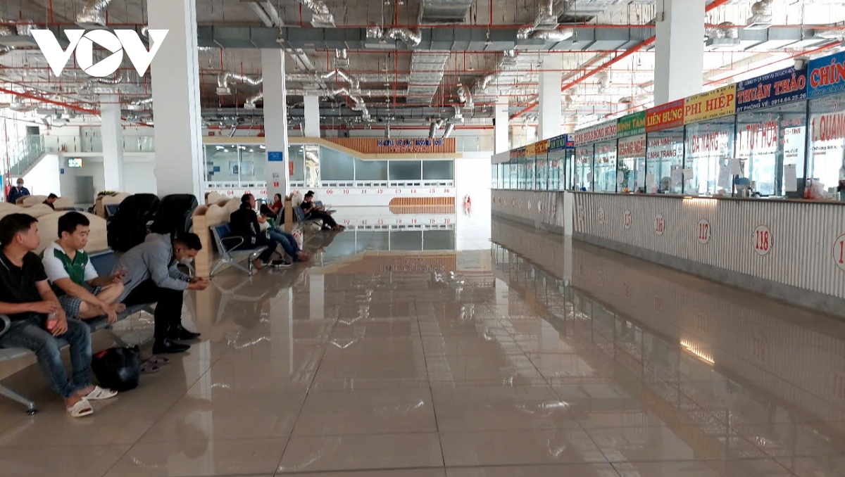 Sân bay đón 122.000 khách mỗi ngày, đường sắt tổ chức chạy đôi tàu "Thống Nhất"